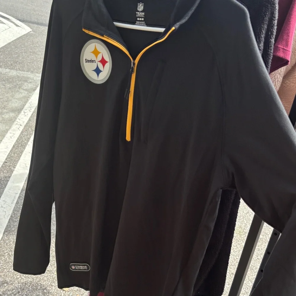 Steelers Women’s 1/4 Zip NFL Team Apparel Black Quarter-Zip Pullover, NWT - Picture 2 of 4